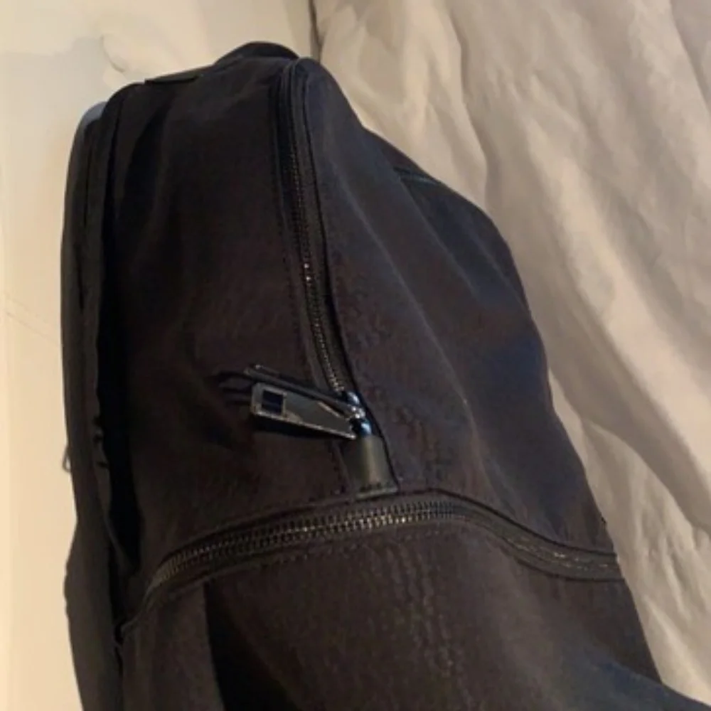 CITY ADVENTURER BLACK BACKPACK 17L